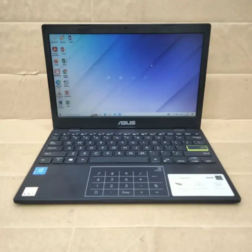 Laptop asus E210ma