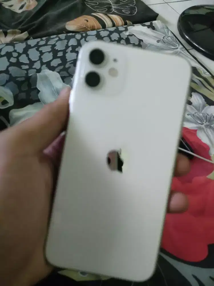 iPhone 11 Lengkap