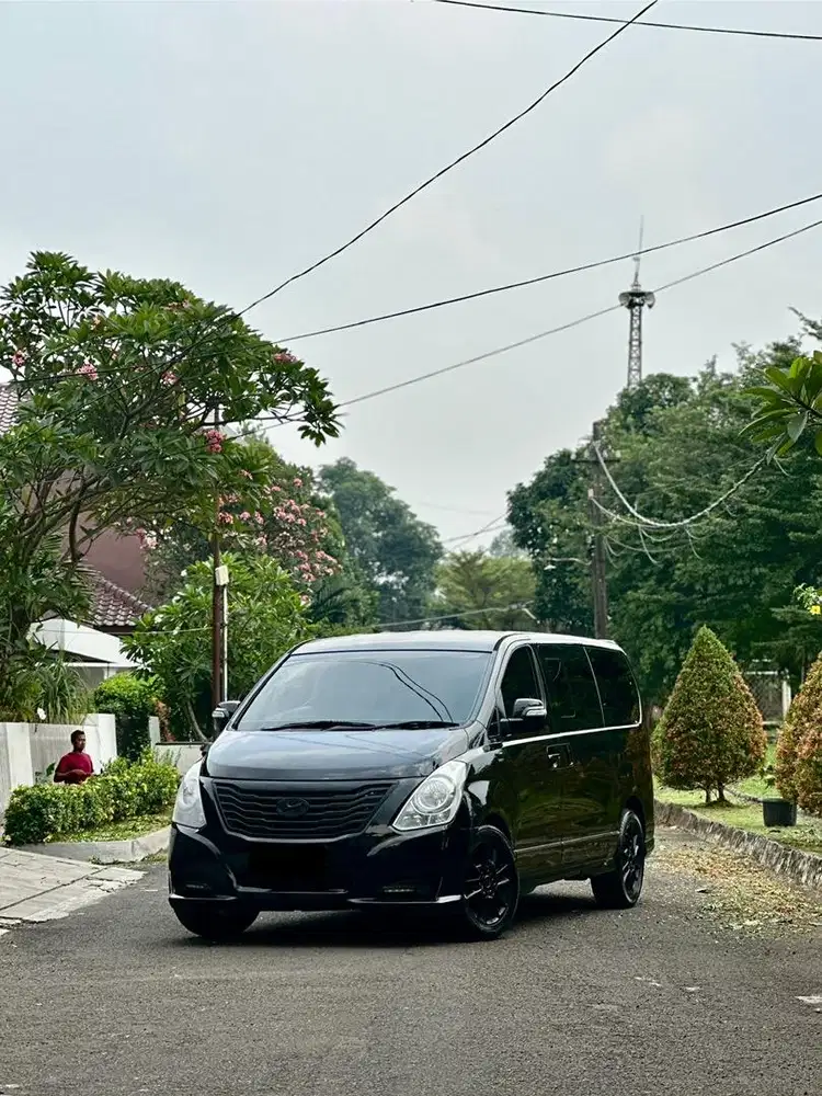 CASH Hyundai H1 Diesel XG 9 Seater Facelift 2016 Fresh Condition