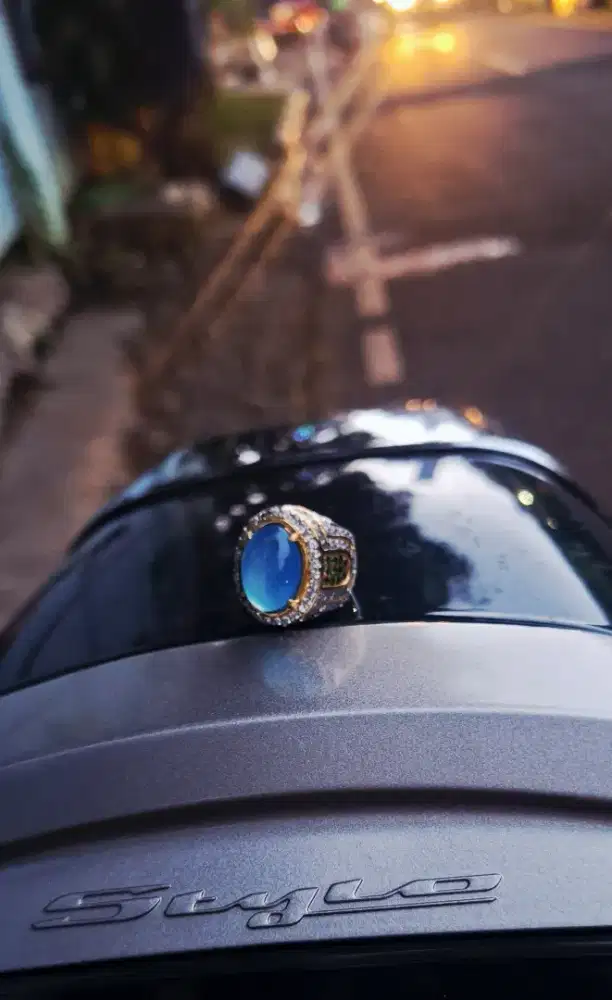 Batu raja Blue mezon