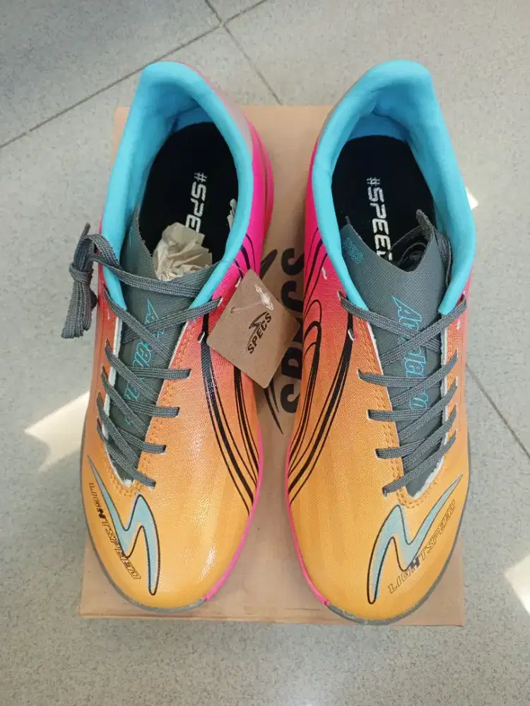 PROMO - Sepatu futsal Specs Lightspeed Accelerator 4 Pro, Lengkap