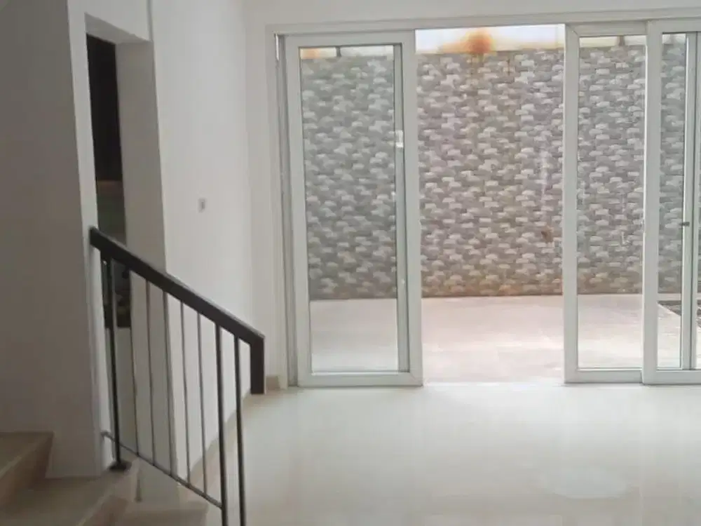 DIJUAL RUMAH BAGUS SIAP HUNI FULL BANGUNAN HADAP UTARA DI GOLF LAKE CITY