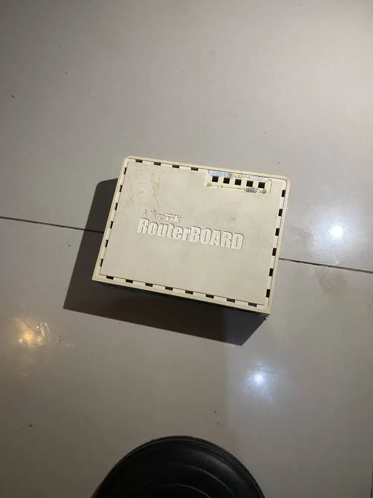 MikroTik hEX RB750Gr2 (Gigabit) - Unit + Adaptor