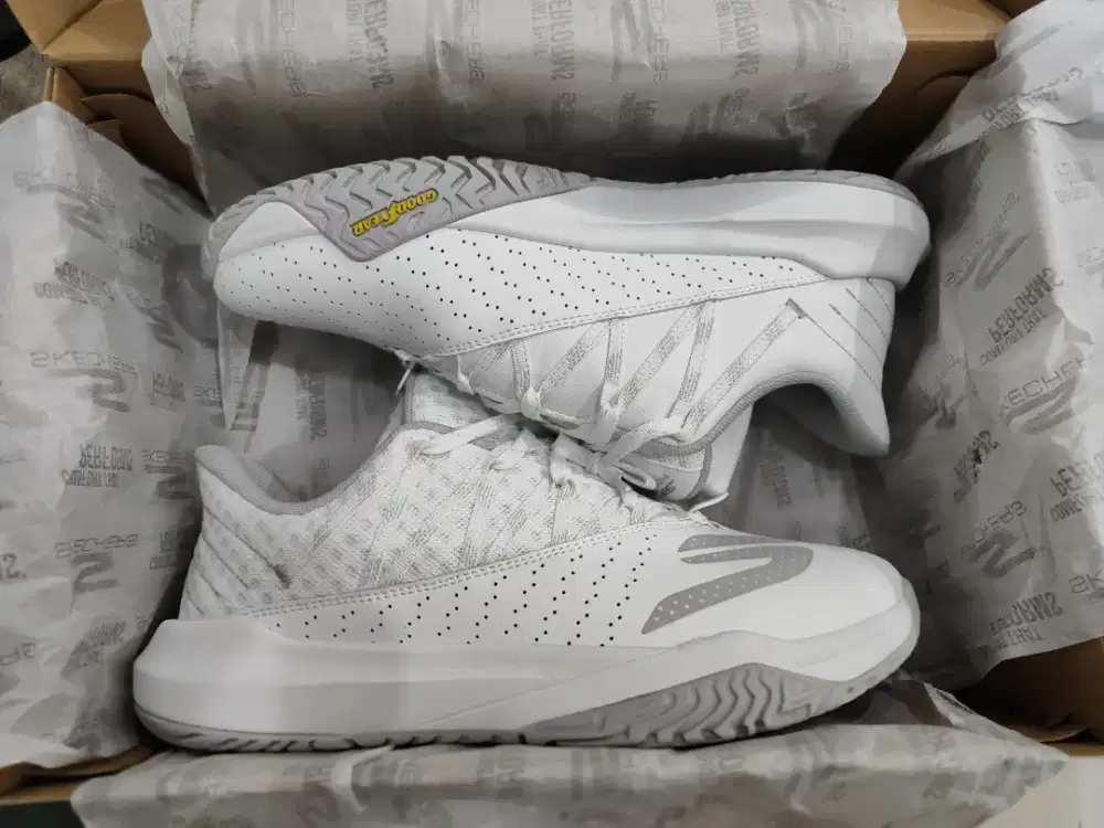 SEPATU SKECHERS VIPER COURT RALLY