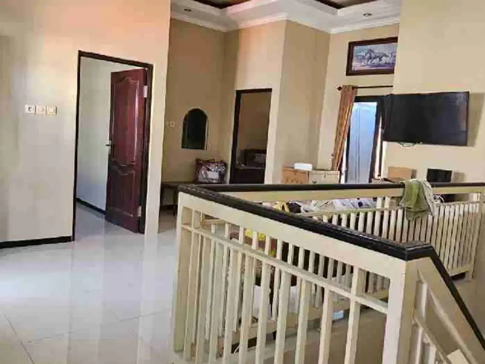 rumah 2 lt sangat kokoh dan bersih di tasikmadu dekat arah suhat dan kampus UB Brawijaya polinema dan UNMUH UMM. siap huni