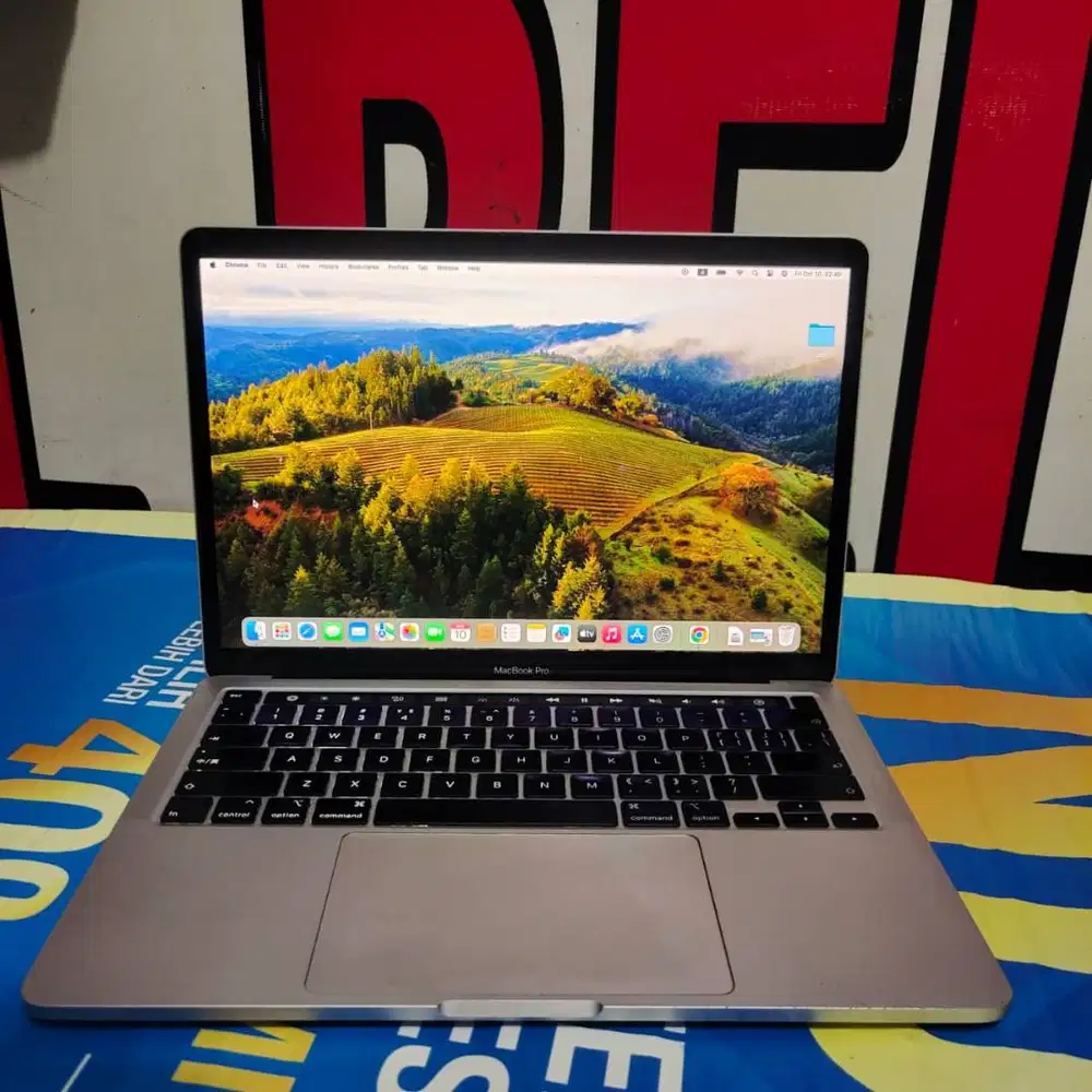 Macbook Pro 2020 Retina Touchbar 2 Thunderbolt 3 port