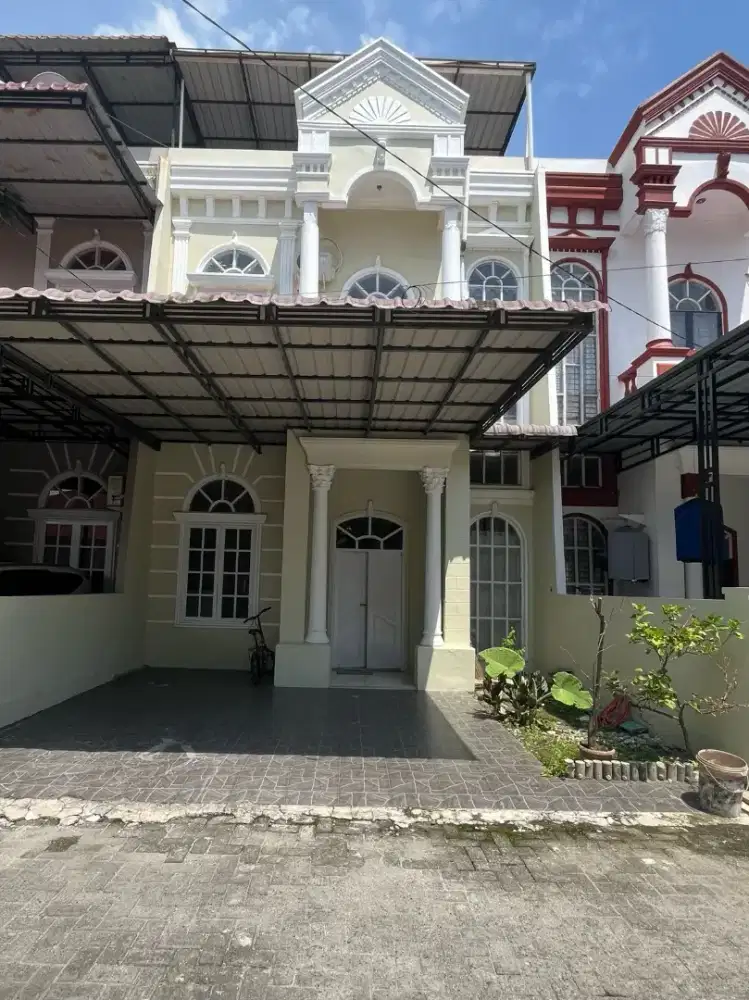 Bismillahirrohmanirrohim, dijual rumah tinggal di lokasi Strategis.