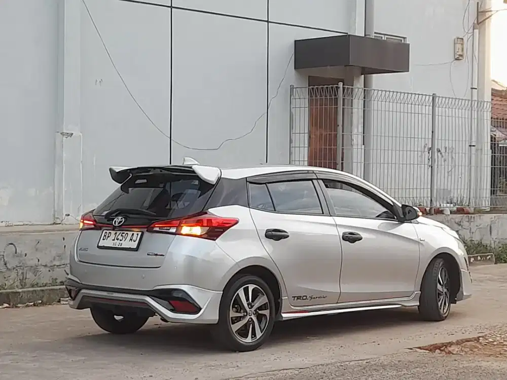 TOYOTA YARIS TRD SPORTIFO AUTOMETIC PAJAK BARU TANGAN PERTAMA DARIBARU