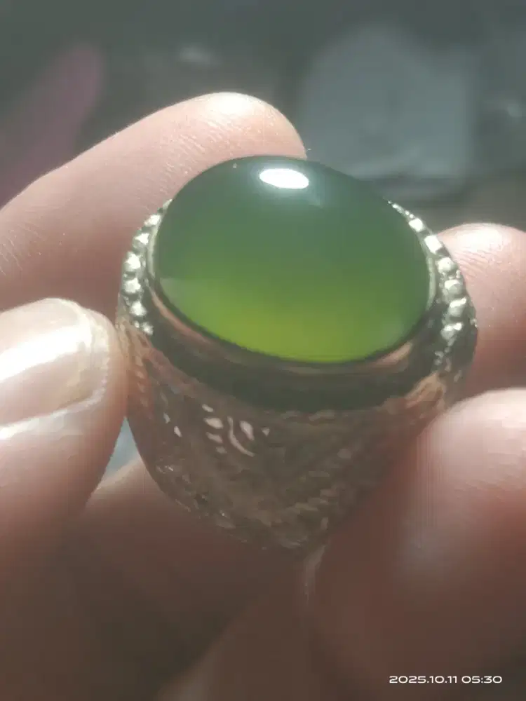 Batu Anggur Ijo Kantoran Jeng Nila