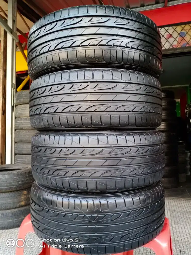 Ban 235 50 R18 Dunlop Sp sport Lm alphard juke Xtrail kijang innova