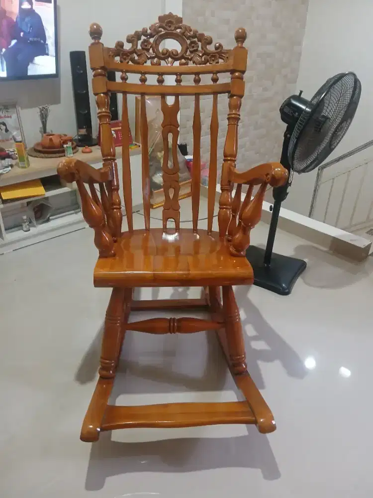 Meja makan jati jepara dan kursi goyang jati blora