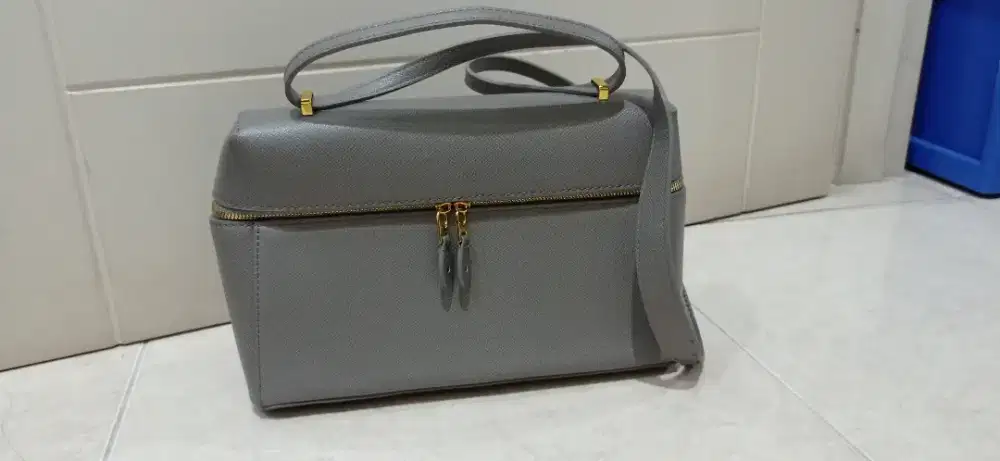 Tas Wanita. lupa merek apa. jarang dipakai