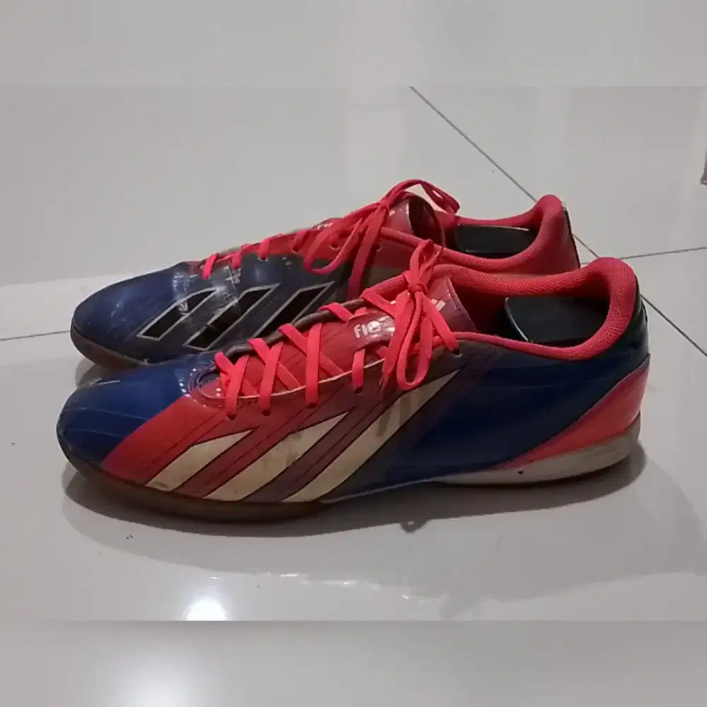 Size 44 sepatu futsal adidas f10 messi original mini soccer