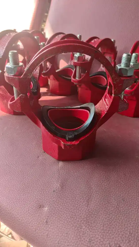 VICTAULIC MECHANICAL TEE STYLE 920N FEMALE 4x1½ PIPAPEMADAMKEBAKARAN