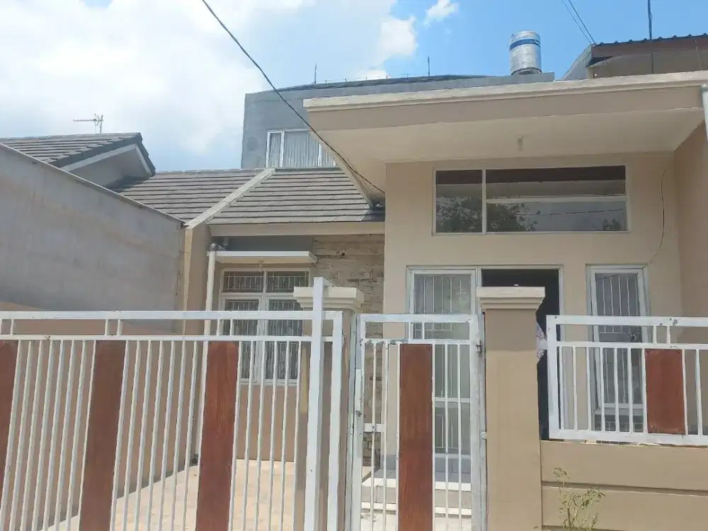 Dikontrakkan rumah cibubur city bersih strategis tidak banjir