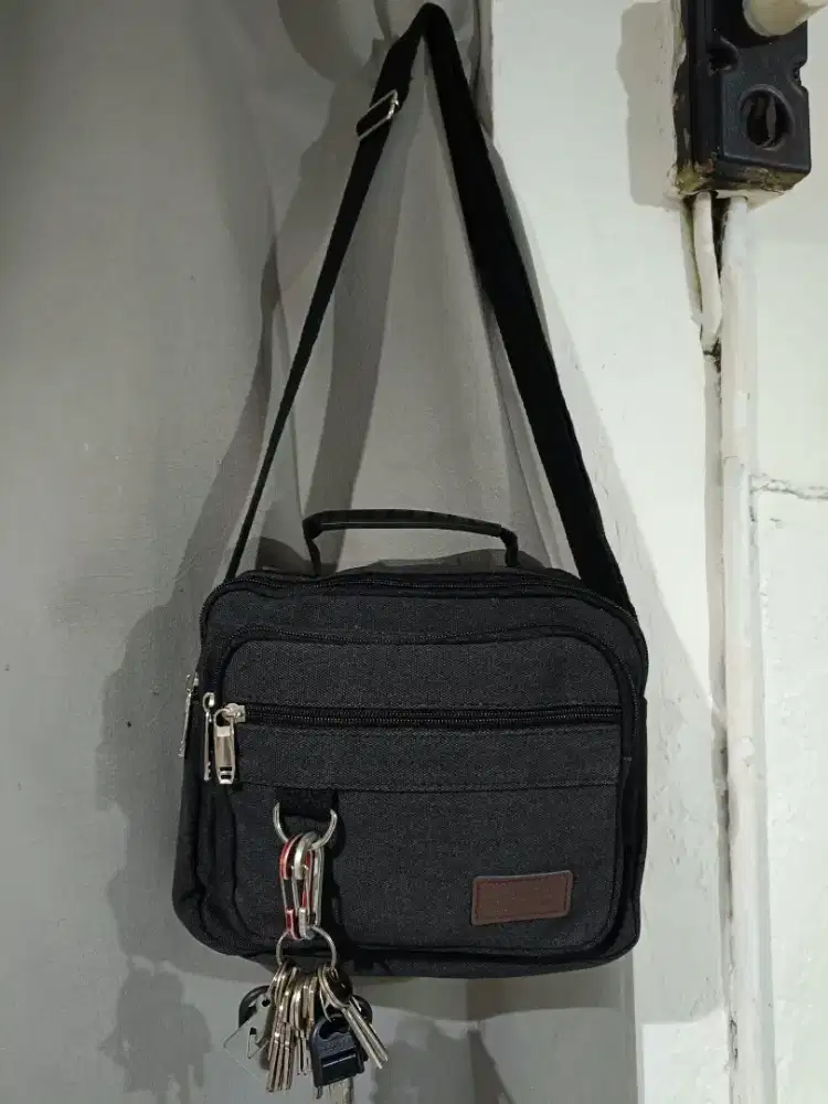 Tas selempang kanvas kuat
