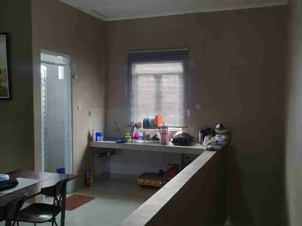 ruko di kawasan perumahan dekat mainroad ga sampe 1m!