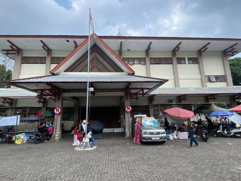 Pekarangan Belakang Gor Tridadi