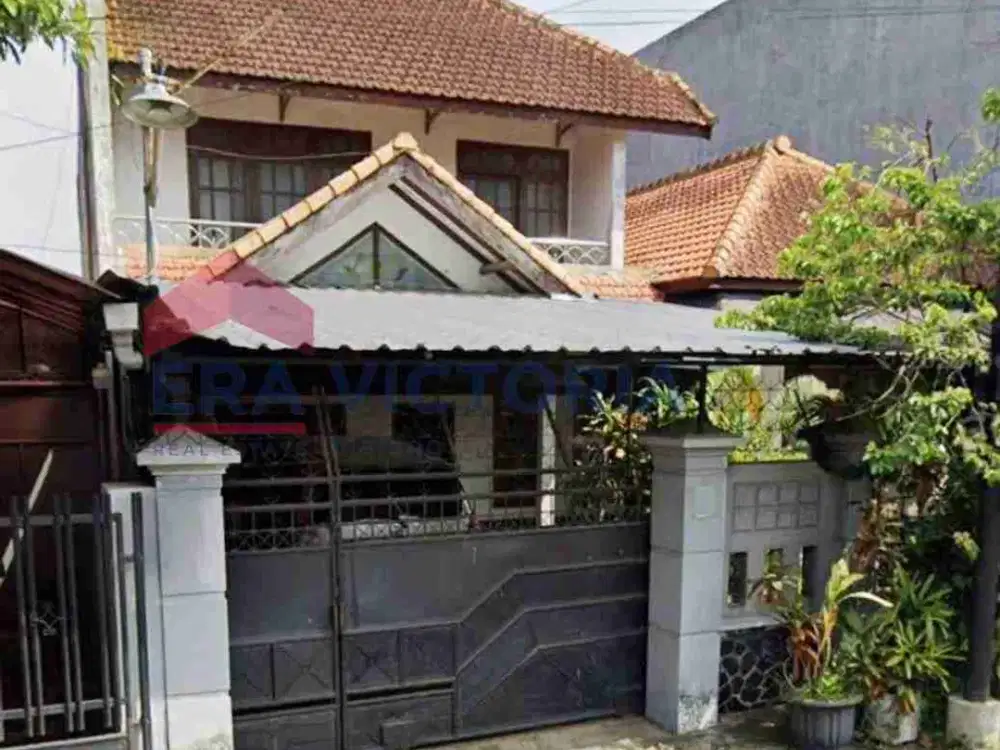 Rumah Luas Siap Huni dekat SMAK Santa Maria, cocok untuk Keluarga Besar, Kantor atau Bimbel di daerah Langsep Kota Malang