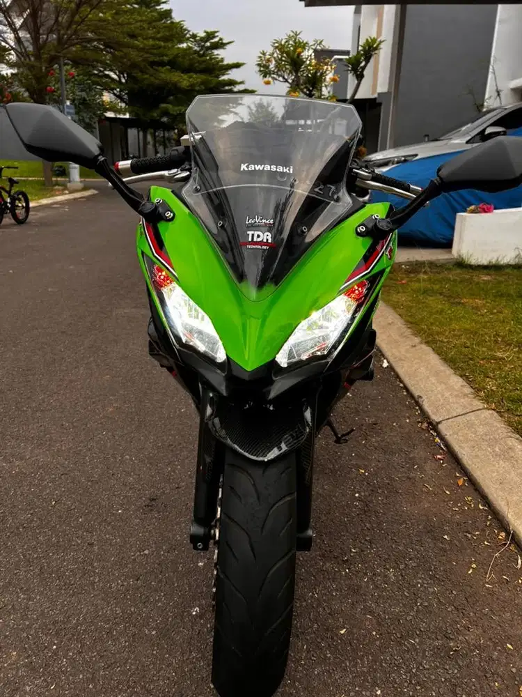 Dijual kawasaki ninja 650 th 2019 kondisi terawat dan low odo asli