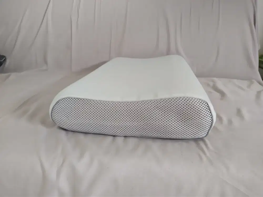 Bantal ergonomis nitori - cool washable urethane p2403