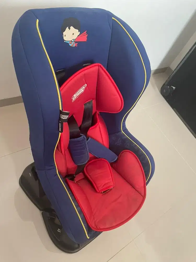 Car seat baby justice league