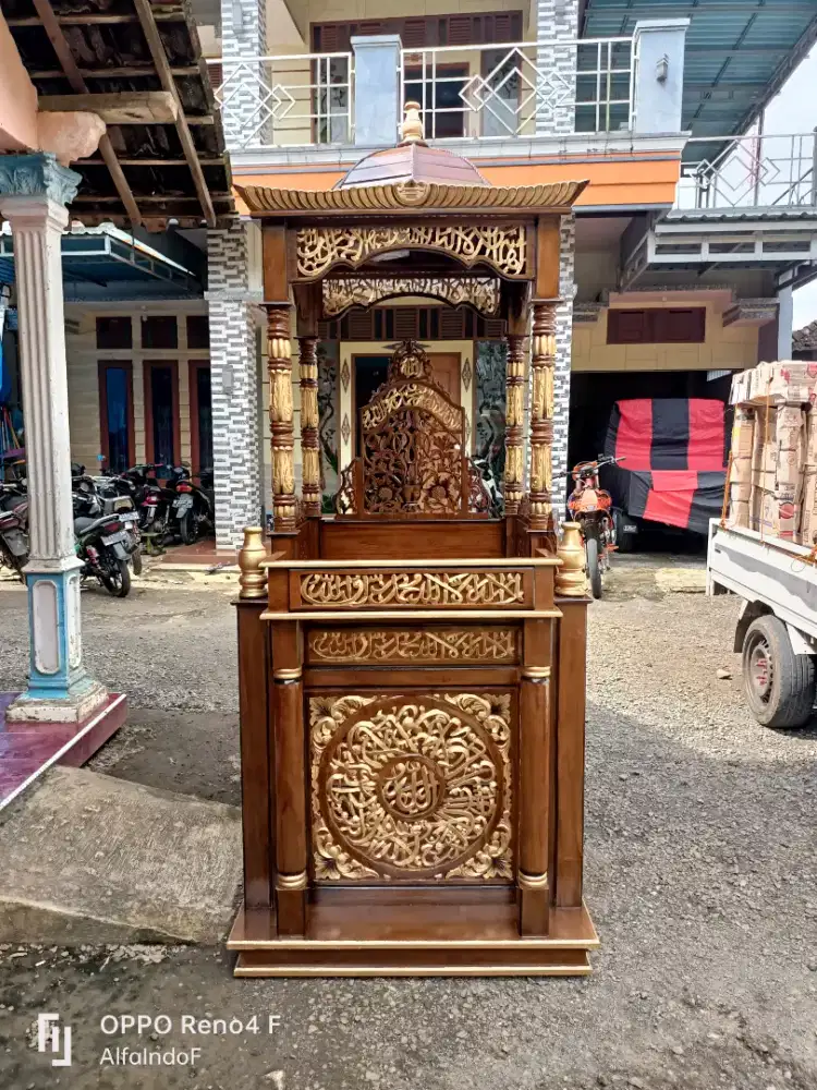 Mimbar masjid kubah 93