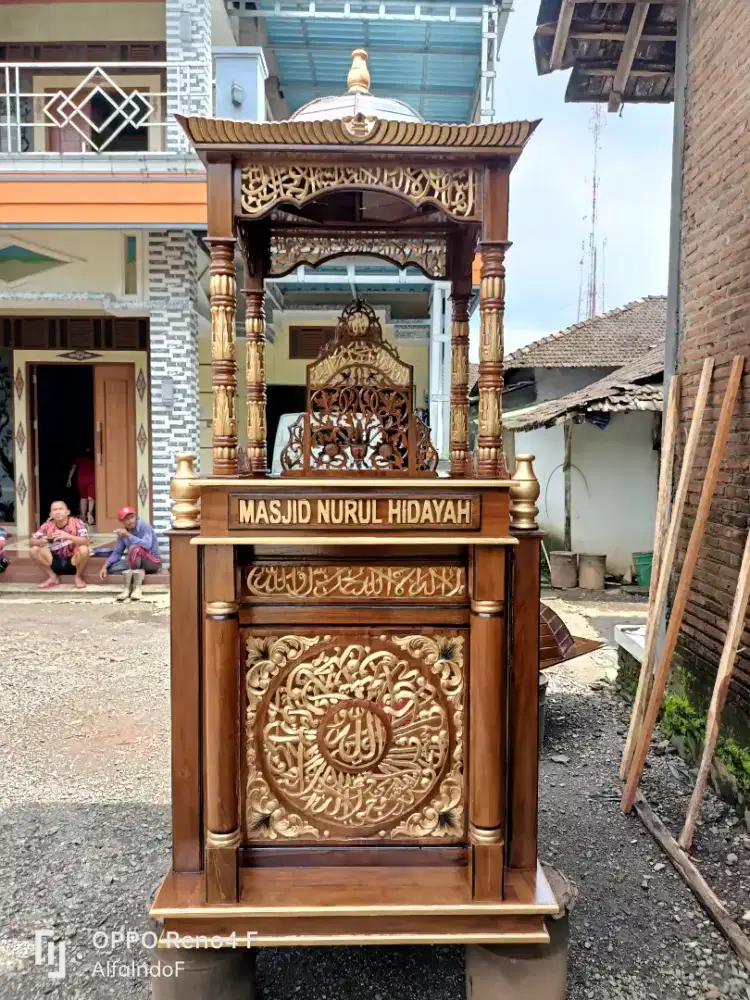 Mimbar masjid kubah 99