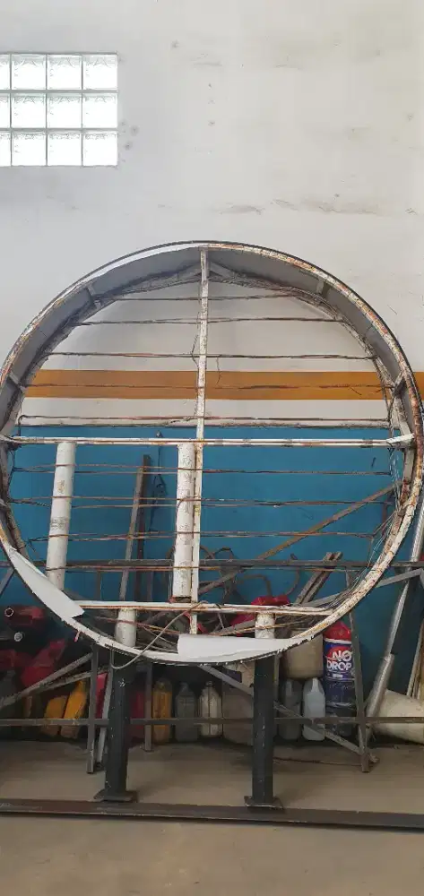 Rangka neon box dia 2 meter bekas toko