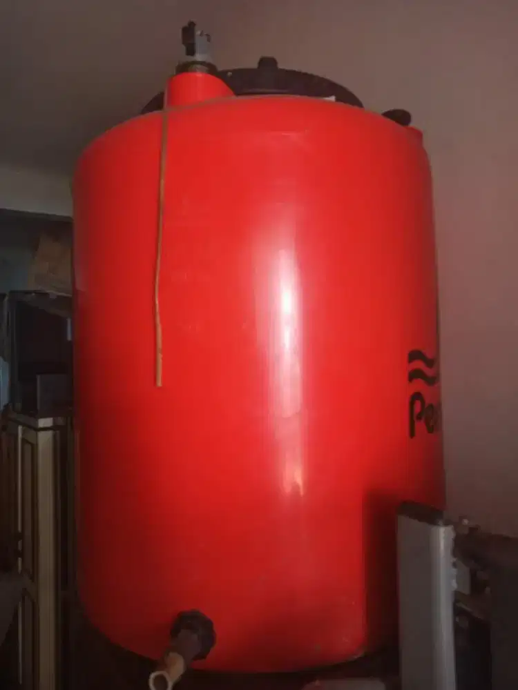 TOREN AIR 300Liter Merk Penguin