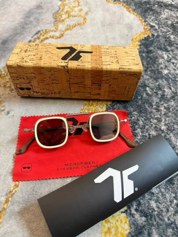 SEVENFRIDAY ICT2/01 “TINY1” Kacamata Hitam Sunglass Steel