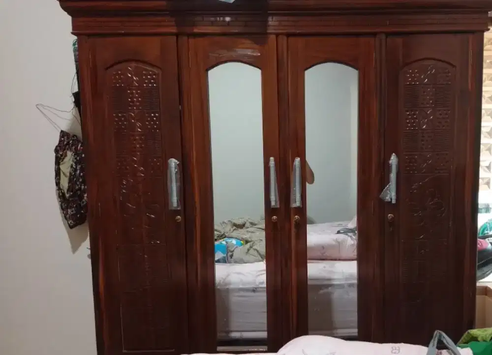 Lemari jati 3 pintu dan 4 pintu