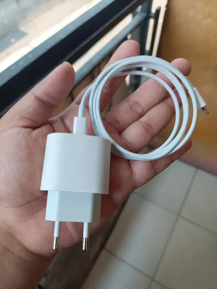 Charger iphone 13 C to Lighting