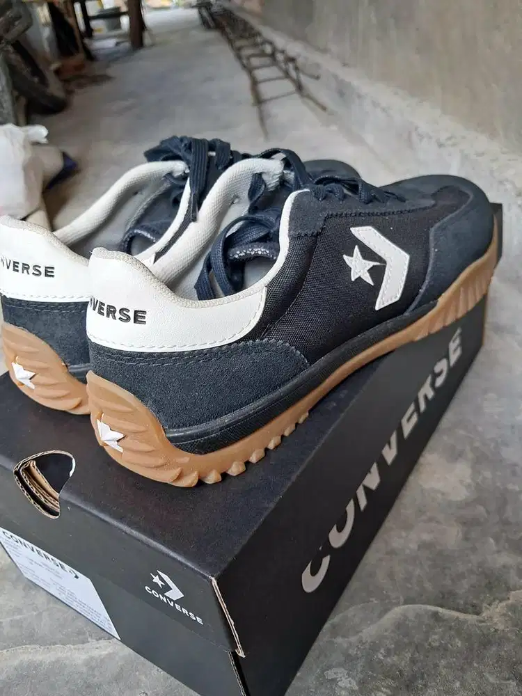 Sepatu Converse Run Star Trainer Black White Gum A08263C Original