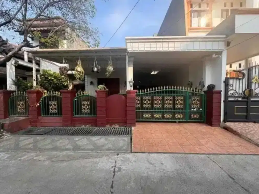 Rumah Asri Tanah Luas 216 M di Komplek GJS Dekat Becakayu & LRT