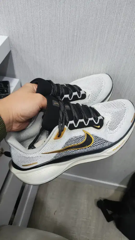 sepatu lari / running Nike zoom pegasus 41 size 41 EU / 26cm