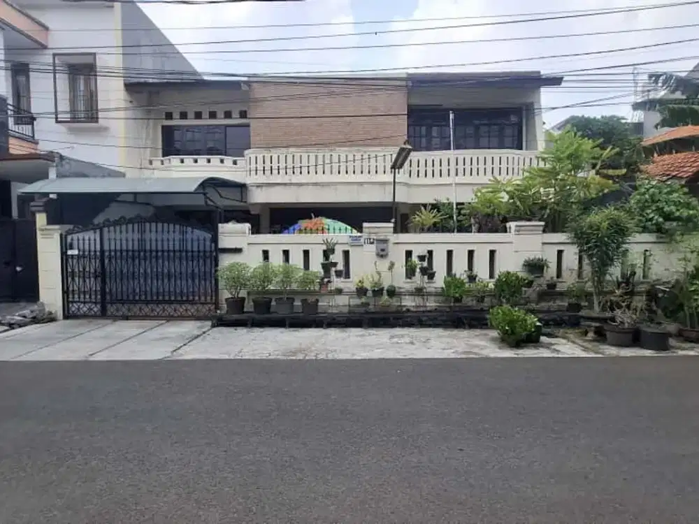 Rumah 2 Lantai Lokasi Strategis di Tebet Barat Jaksel