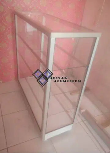 Etalase warung klontong