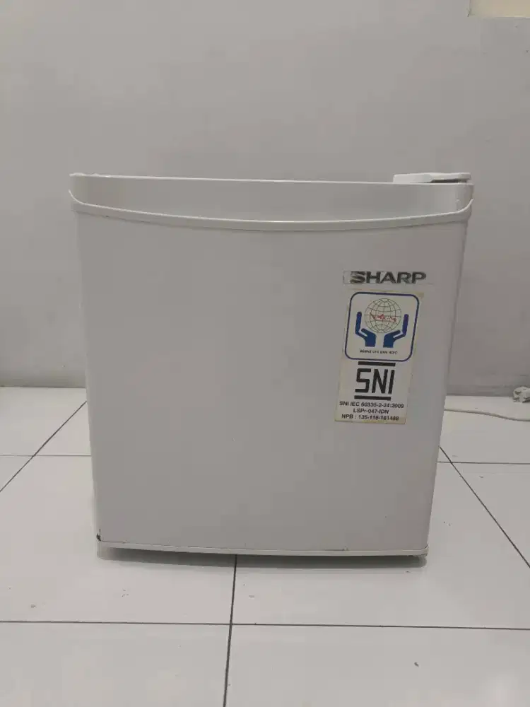 DIJUAL KULKAS SHARP KONDISI BAGUS