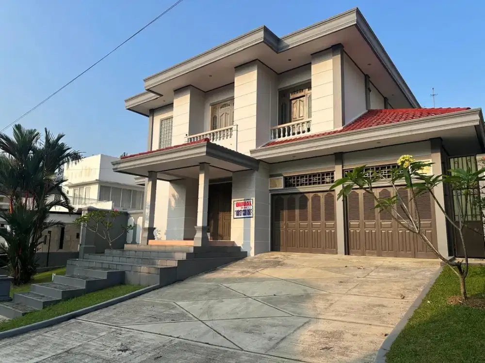 Dijual rumah classic dengan backyard yang luas sentul bogor