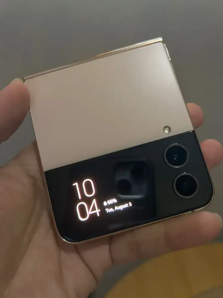 Samsung Galaxy Z flip 4 128gb (ex garansi resmi SEIN)