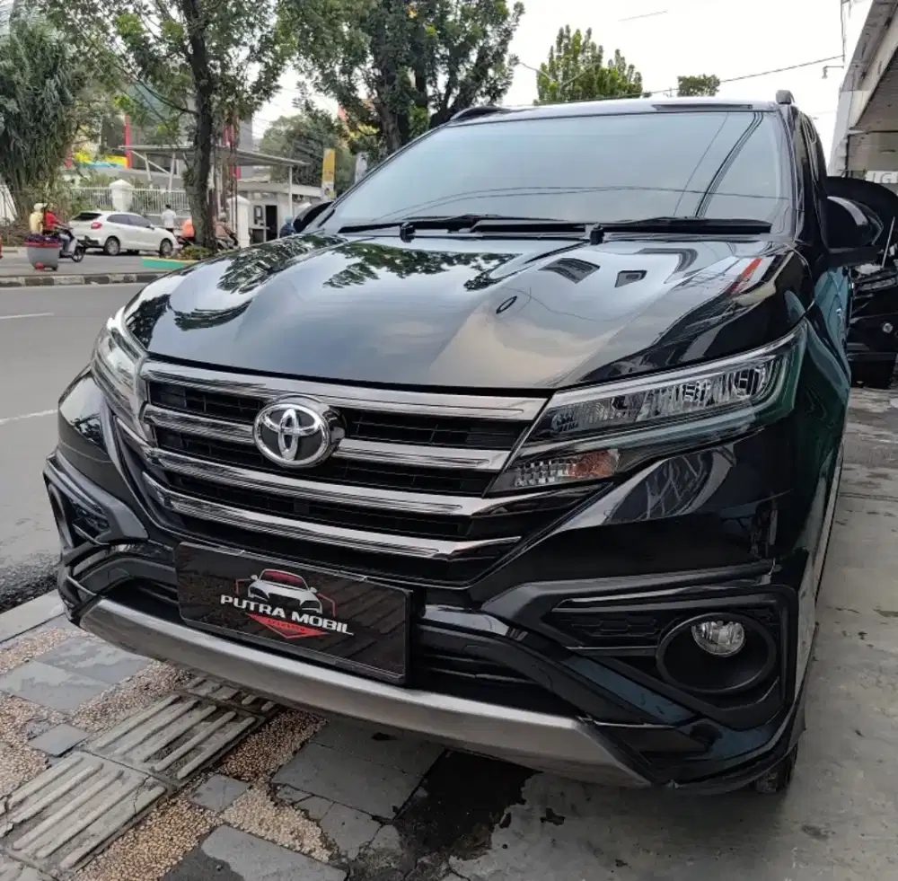 30.000km..! Toyota Rush 1.5 GR Sport Manual 2022 Hitam