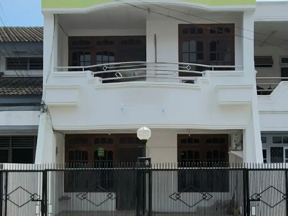 TERSEWA. Rumah apik rapih terawat dan siap huni di Janur Asri, Kelapa Gading