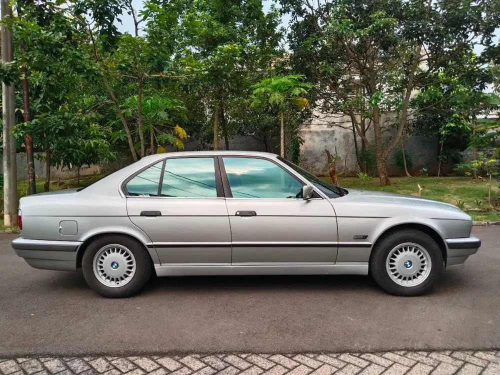 BMW E34 Individual 530 V8  A/T th 1996