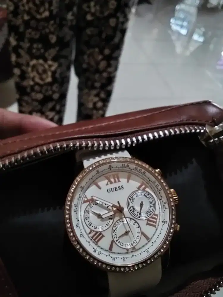 Jam tangan Guess Wanita Ori