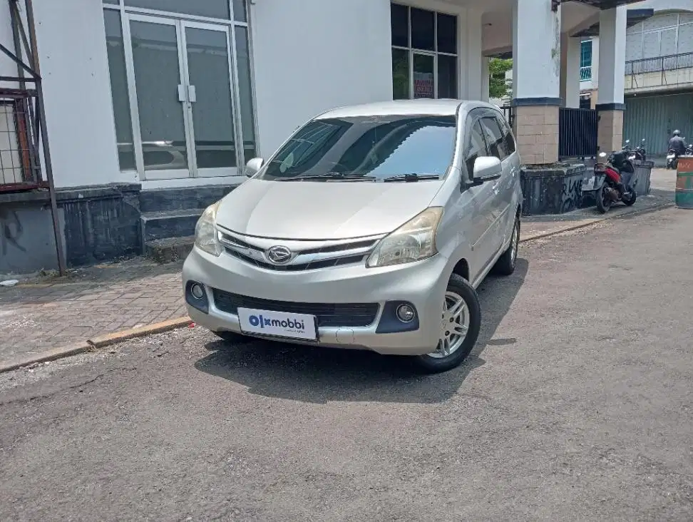 Like New - DAIHATSU XENIA 1.3 R DELUXE BENSIN A/T 2012 SILVER