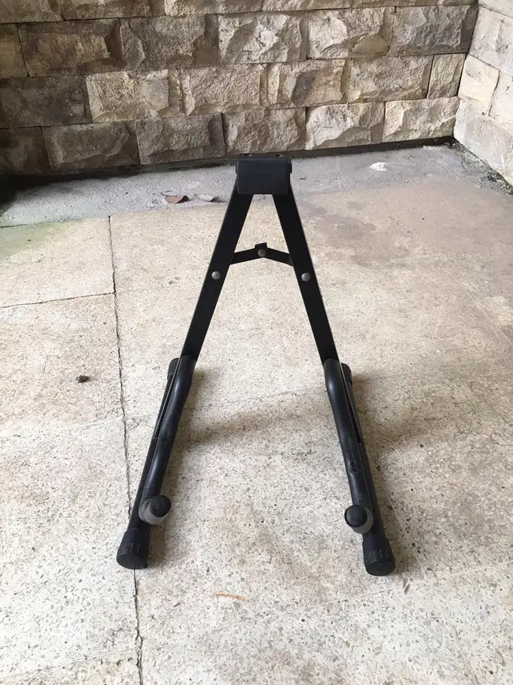 Stand gitar paladin masih mulus