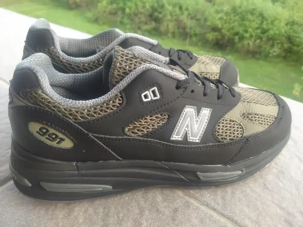 New Balance 991v2 x Stone Island sz 45