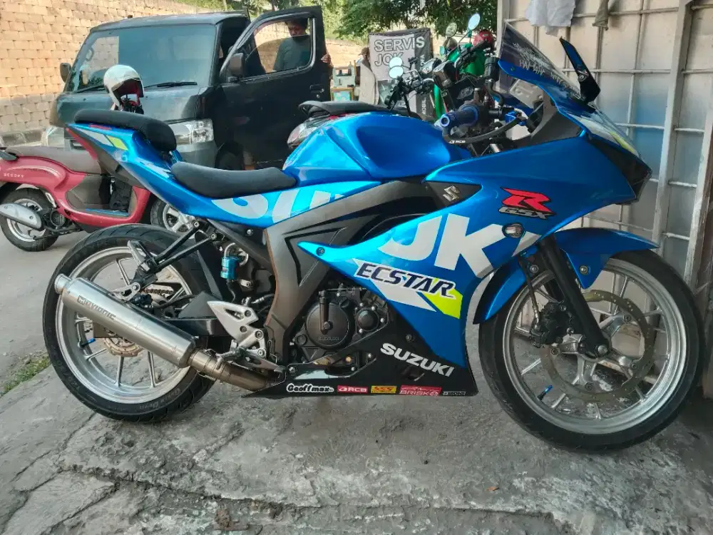 SUZUKI GSX R150 2017 MULUS MINES PEMAKAIAN PAJAK HIDUP SURAT LENGKAP