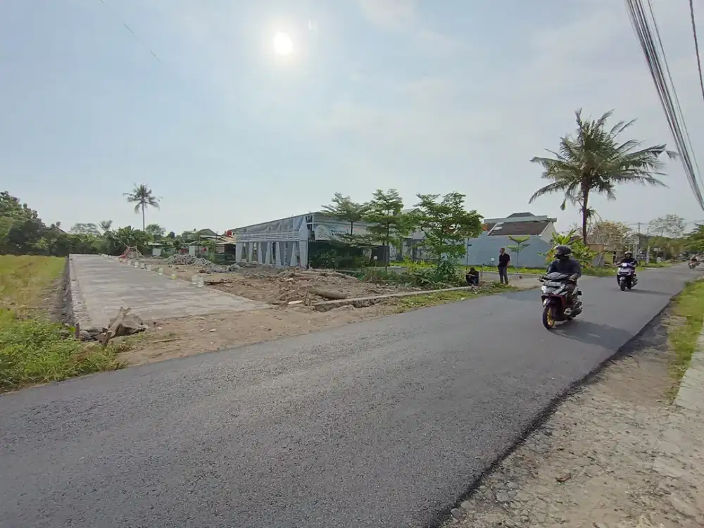 Tanah Banyuraden Tepi Jalan Aspal Besar Jogja
